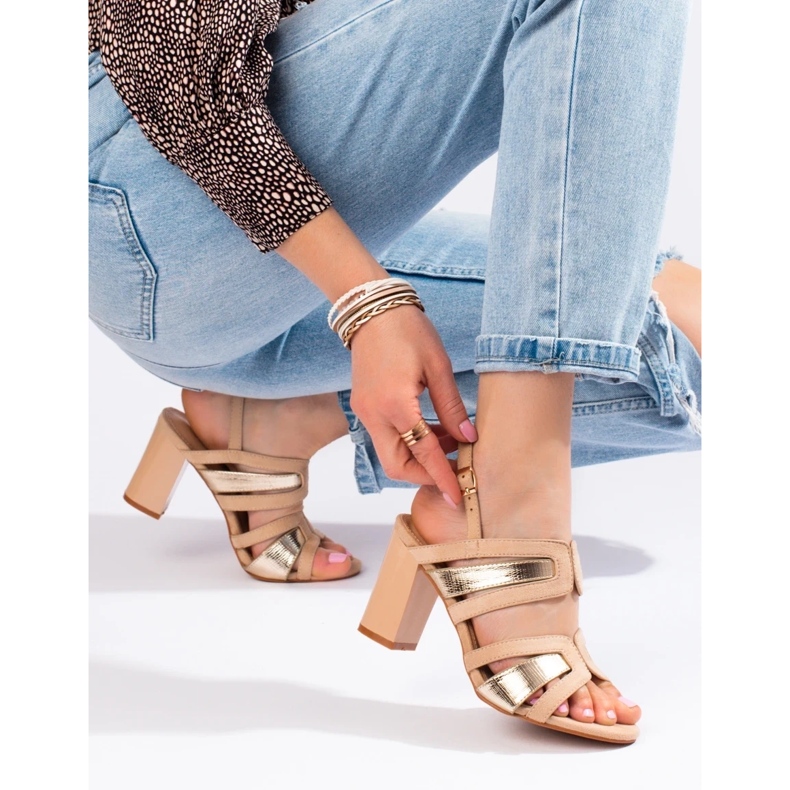 Vinceza Sandálias de tacão de mulher bege e dourado, Vineza 1