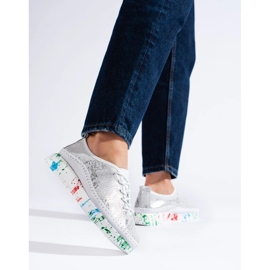 Sapatos de mulher em pele prateada com plataforma Shelovet colorida prata 1