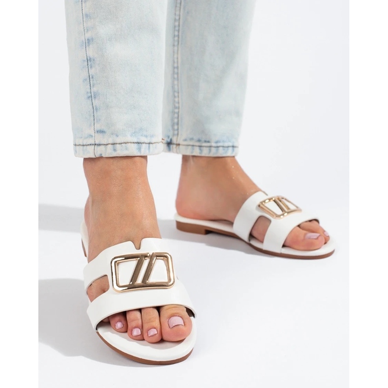 Chinelos femininos elegantes brancos Shelovet 1