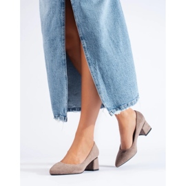 Sapatos de salto baixo em camurça Shelovet bege 2