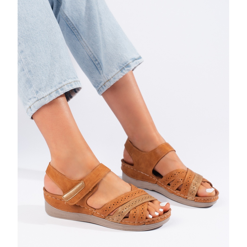 Sandálias femininas marrons com velcro marrom 2
