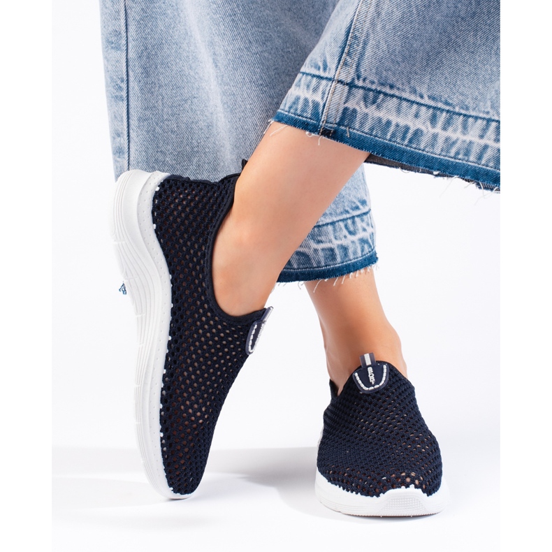 Calçado desportivo slip-on azul marinho perfurado 2