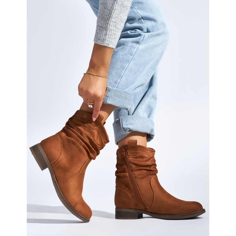 Botins femininos em camurça castanha castanho 2