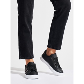 Calçado desportivo preto confortável 1