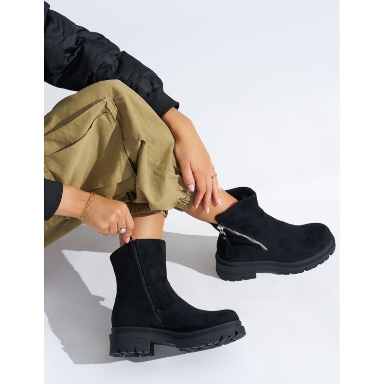 Botins femininos pretos com zíper decorativo 2