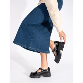 Sapatos femininos pretos envernizados com plataforma 2