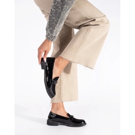 Mocassins pretos elegantes para mulheres 1