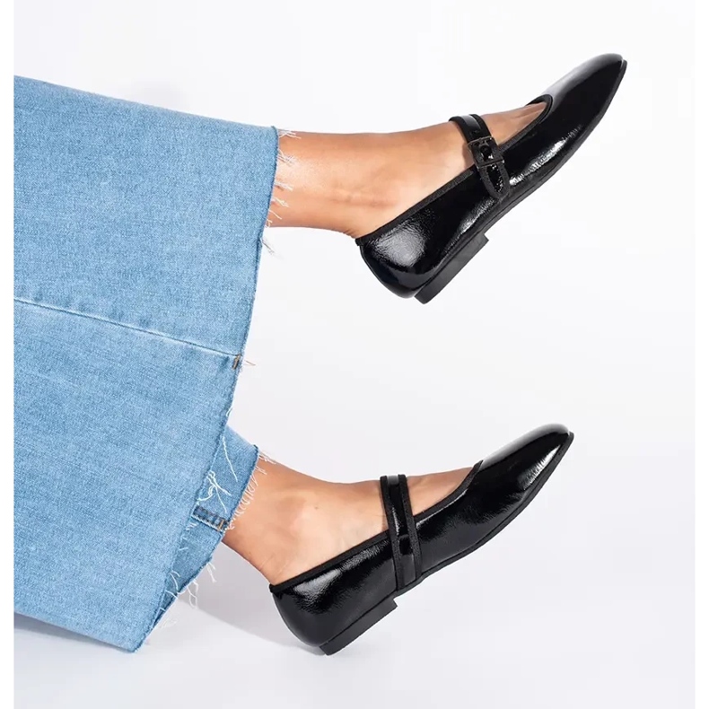 Bailarinas de mulher lacadas a preto 1