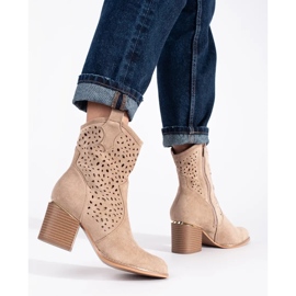 Seastar Botas de cowboy bege vazadas com salto alto 1