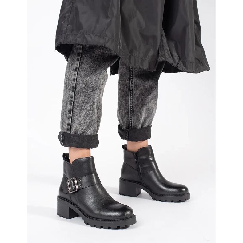 Botins femininos de couro preto de salto alto com fivela decorativa de Sergio Leone 2