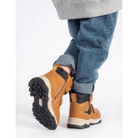 Botins de menino isolados com velcro marrom 1