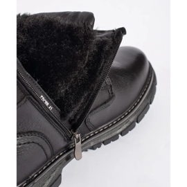 Botins pretos com cadarço isolados para homem 1