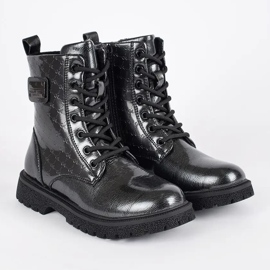 Botins pretos de couro envernizado com atacadores para menina 2 Botins pretos de couro envernizado com atacadores para menina 2