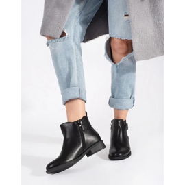 Botas Chelsea femininas pretas com salto plano preto 1 Botas Chelsea femininas pretas com salto plano preto 1