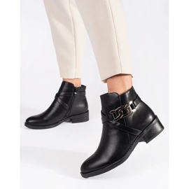Botas Chelsea pretas com salto plano e tira decorativa preto 1
