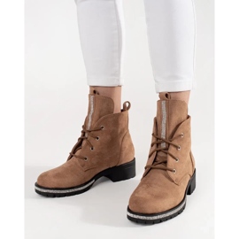 Botas bege de renda com zircões 1