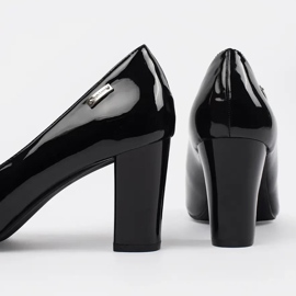 Bombas pretas pintadas no post Sergio Leone preto 2