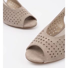 Goodin Sandálias Beige OpenWork em um post baixo bege 2