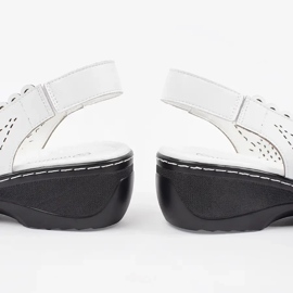 Goodin Sandálias de cunha branca com salto aberto branco 2