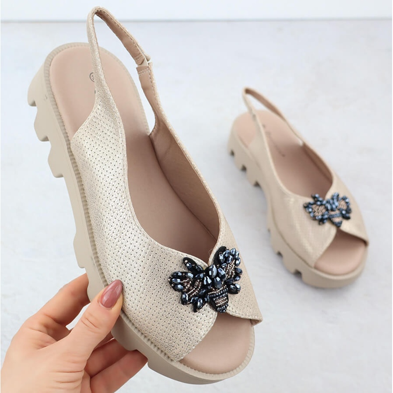 Sandálias femininas na plataforma perfuradas perfuradas Potocki SZ12610 perfuradas dourado 1