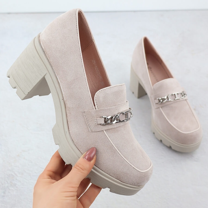 Sapatos femininos com camurça bege potocki sz12629 com uma corrente 1