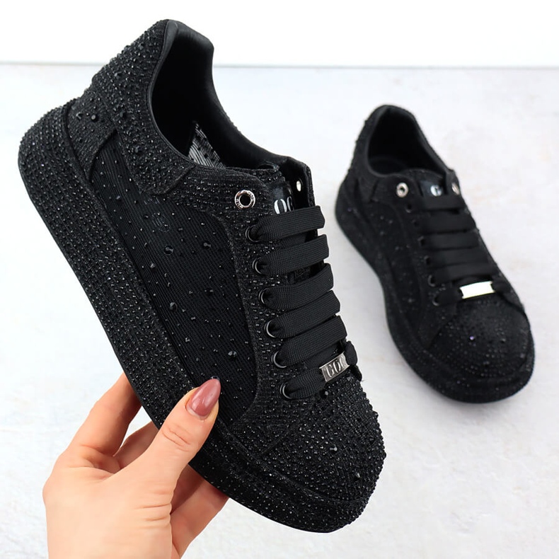 Sapatos femininos com zircões na plataforma preto goe nn2n4021 1 Sapatos femininos com zircões na plataforma preto goe nn2n4021 1