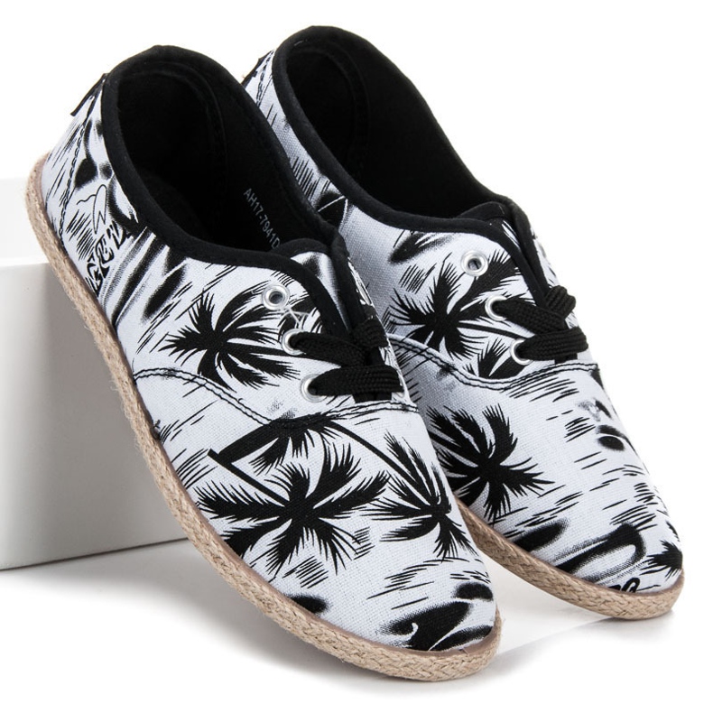 Mckeylor Tênis preto e branco amarrado 1