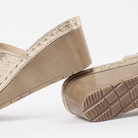 Goodin Flip -flops de mulheres douradas na cunha dourado 1