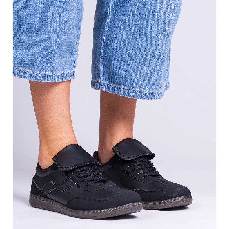 Tênis pretos baixos 1