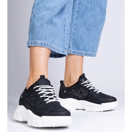 Tênis de mulheres negras com inserções de brilho preto 1