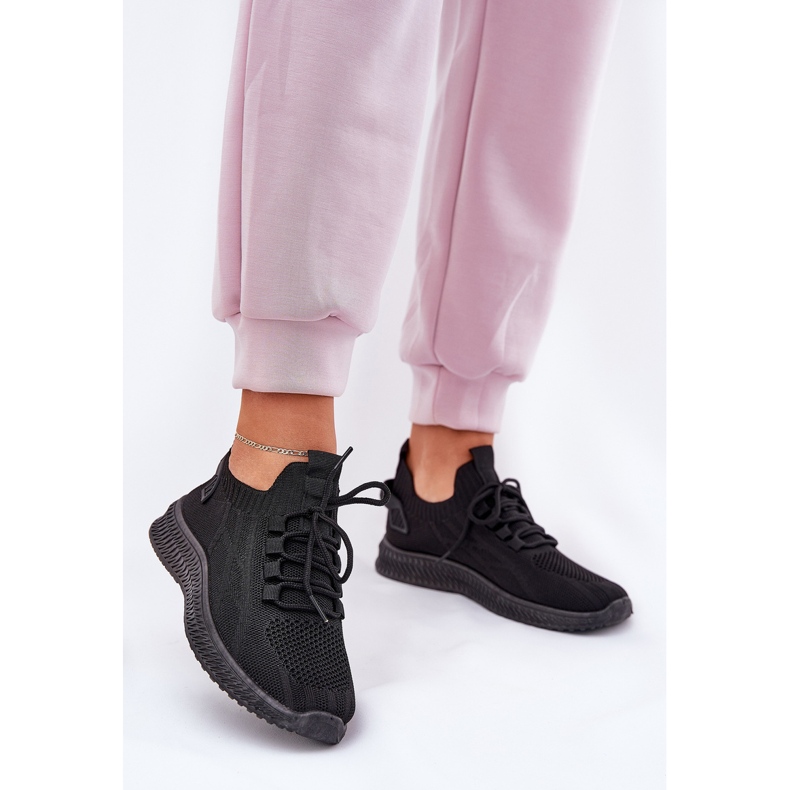 Calçados esportivos femininos pretos slip-on 2