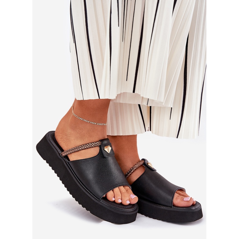 S.Barski Flipers de couro feminino na plataforma com um cinto decorativo D&amp;A MK51-475 Black preto 1