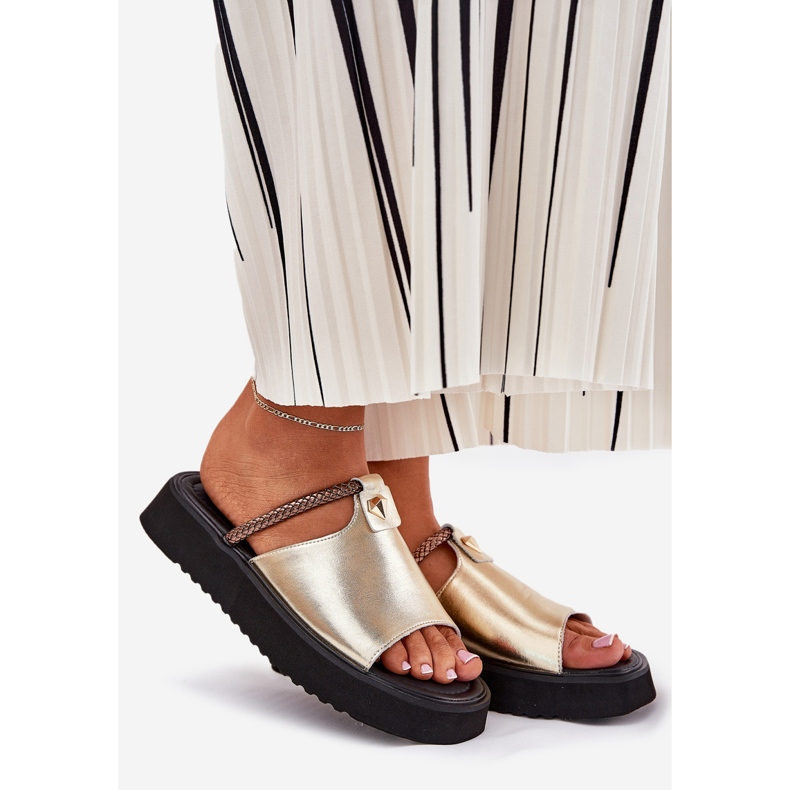 S.Barski Flipers de couro feminino na plataforma com um cinto decorativo D&amp;A MK51-475 Gold dourado 1