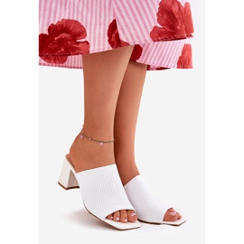 Chinelos altos e altos femininos branco 1 Chinelos altos e altos femininos branco 1