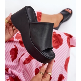 Flippers femininos de couro ECO na plataforma e cunhas pretas preto 1