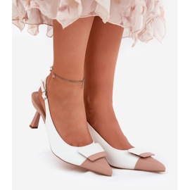 Saltos altos elegantes com uma decoração de couro ecológica branco 1