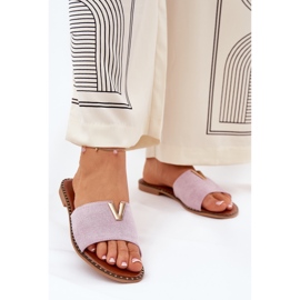 Chinelos de mulheres lisadas com detalhes roxos decorativos 2