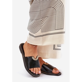 Chinelos femininos de couro ECO com detalhes decorativos pretos 1