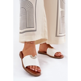 Flippers femininos de couro ECO com detalhes brancos decorativos 2