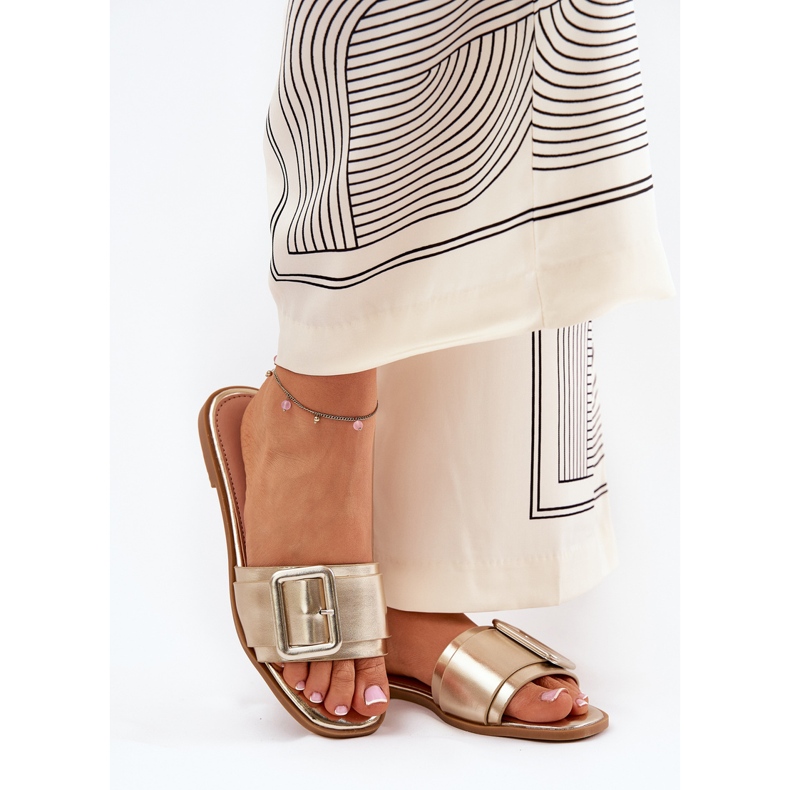 Chinelos femininos de couro eco e fivela dourada dourado 2