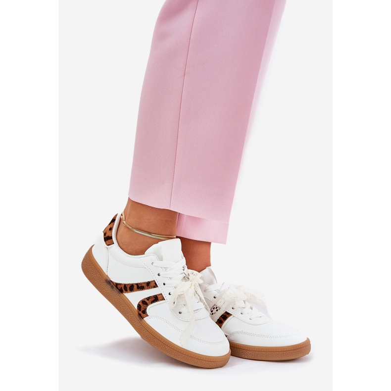 Tênis femininos baixos com estampa de leopardo branco de renda 1 Tênis femininos baixos com estampa de leopardo branco de renda 1