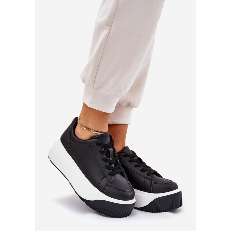 Tênis em uma enorme plataforma preta suave preto 1