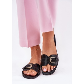 Chinelos femininos planos com um grampo dourado preto 2