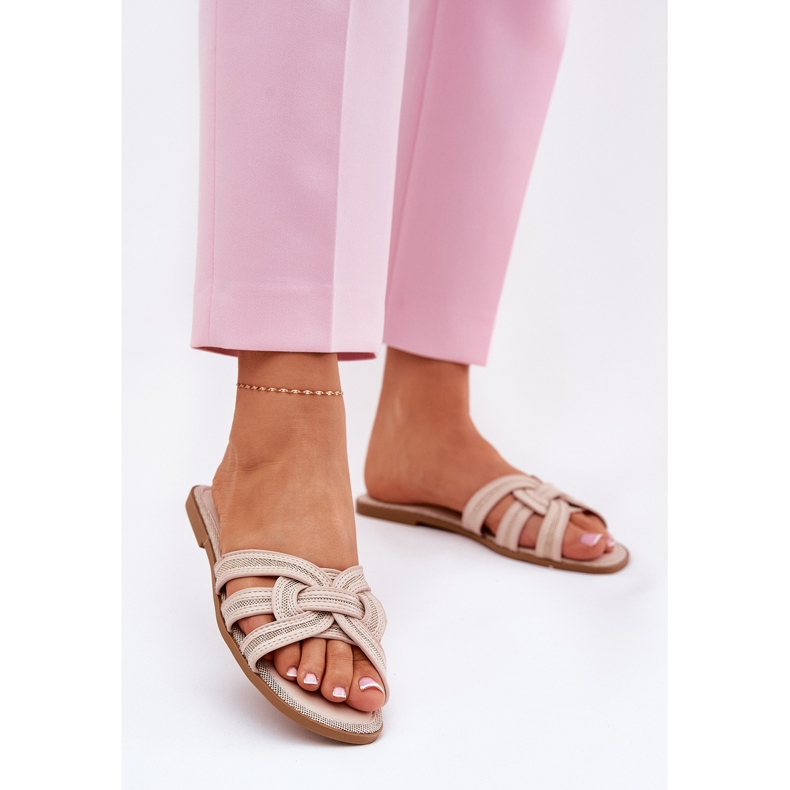 Chinelos de mulheres planas com listras bege esmagadoras 2