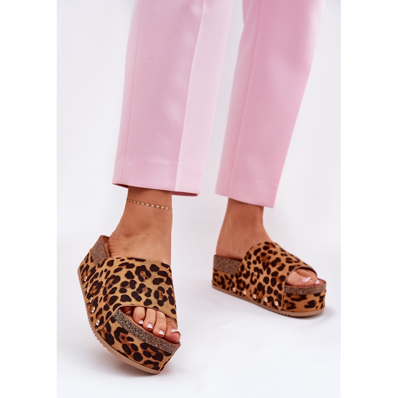 Flips femininos em uma enorme plataforma eco camurça leopard estampa marrom castanho 2