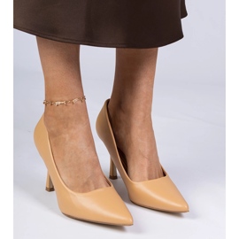 Bombas clássicas marrons em um salto alto Eco -Leather marrom 1