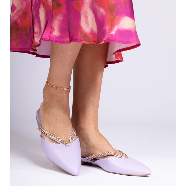 Violet elegante flip -flops decorado com uma corrente roxo 1