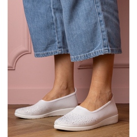 Tênis de mulheres brancas com zircões branco 1 Tênis de mulheres brancas com zircões branco 1