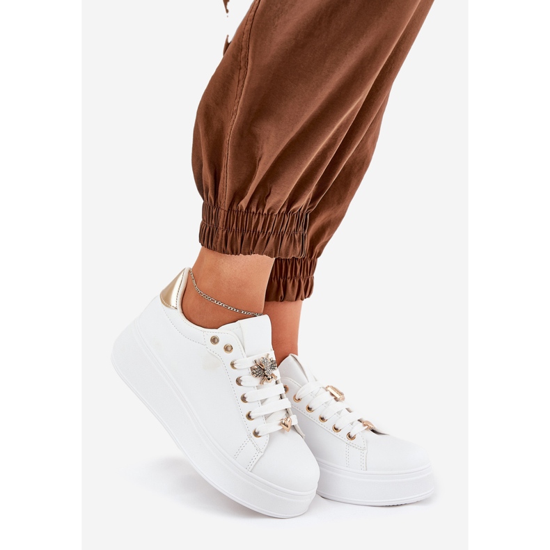 Tênis femininos na plataforma com pinos brancos 1