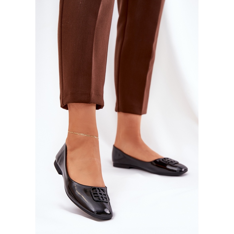 Ballerinas femininas elegantes pintadas com um Vinceza 17377 Black Detalhe decorativo preto 2